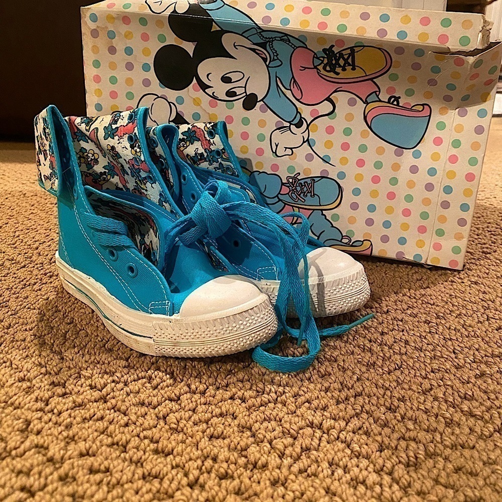 đĽMickey & Minnie Mouse Turquoise Blue Inner Floral Lace Converse Shoes - Picture 1 of 7